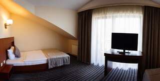 Отель Отель 4x4 Ровно Двухместный номер «Комфорт» с 2 отдельными кроватями-4
