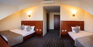 Отель Отель 4x4 Ровно Двухместный номер «Комфорт» с 2 отдельными кроватями-1